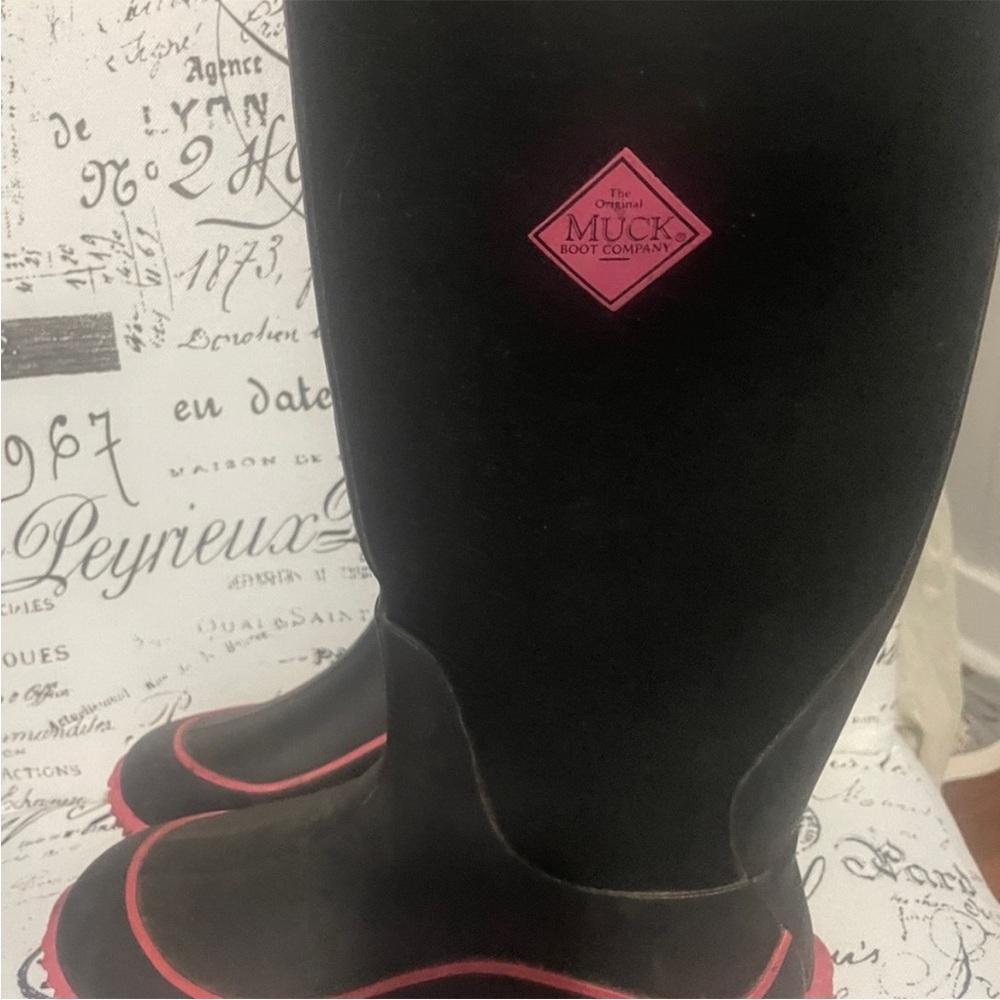 Muck Boot Company Black and Pink Winter Boots